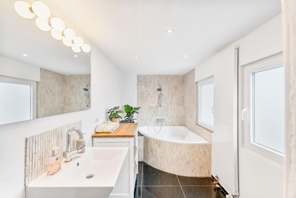 3-Zimmer-Wohnung In Leonberg Buitenkant foto