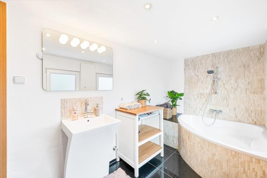 3-Zimmer-Wohnung In Leonberg Buitenkant foto